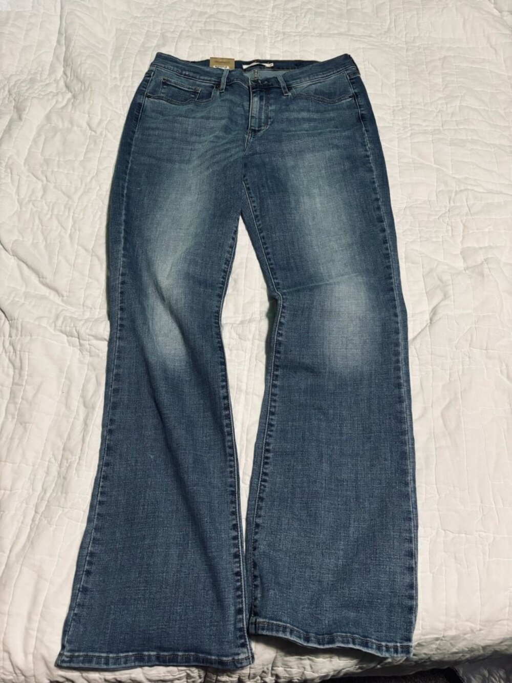 Levis Womens Classic Bootcut Medium Wash Jeans Size 10 W30 L32